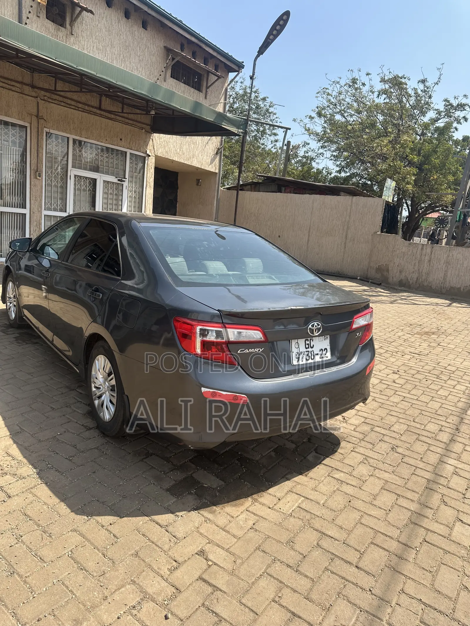 Toyota Camry SE 4dr Sedan (2.5L 4cyl 6A) 2012 Gray
