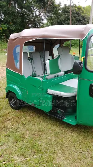 Bajaj RE 2025 Green