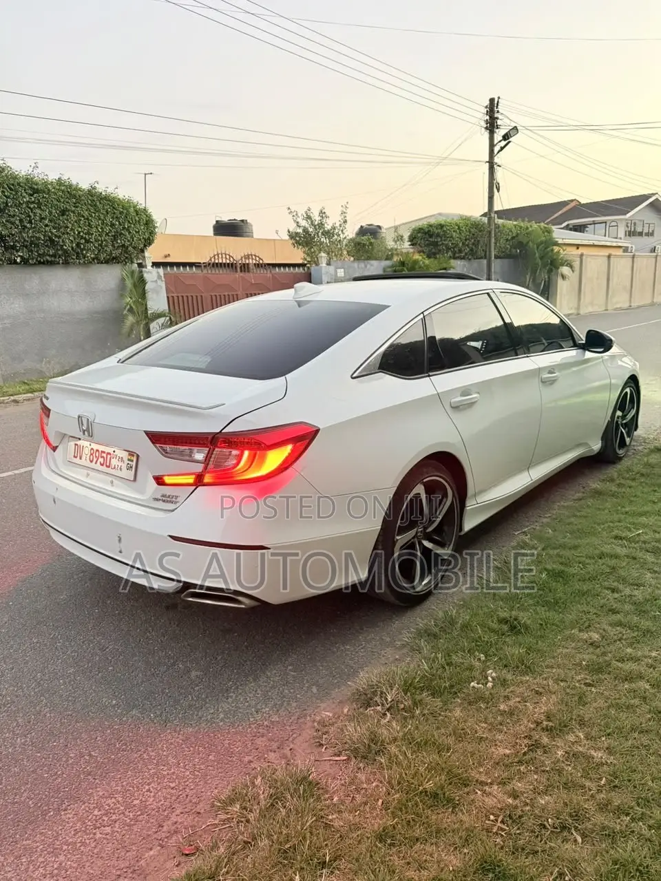 Honda Accord EX-L (2.0L 4cyl Turbo 10A) 2019 White