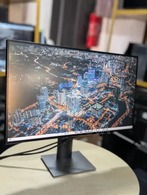 Dell U2718Q Ultra Sharp 27" Inch 4k Monitor, 3840 X 2160 at 60Hz