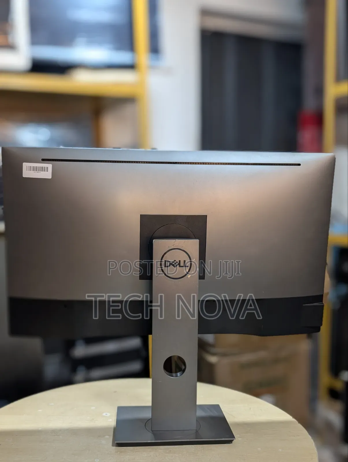 Dell U2718Q Ultra Sharp 27" Inch 4k Monitor, 3840 X 2160 at 60Hz