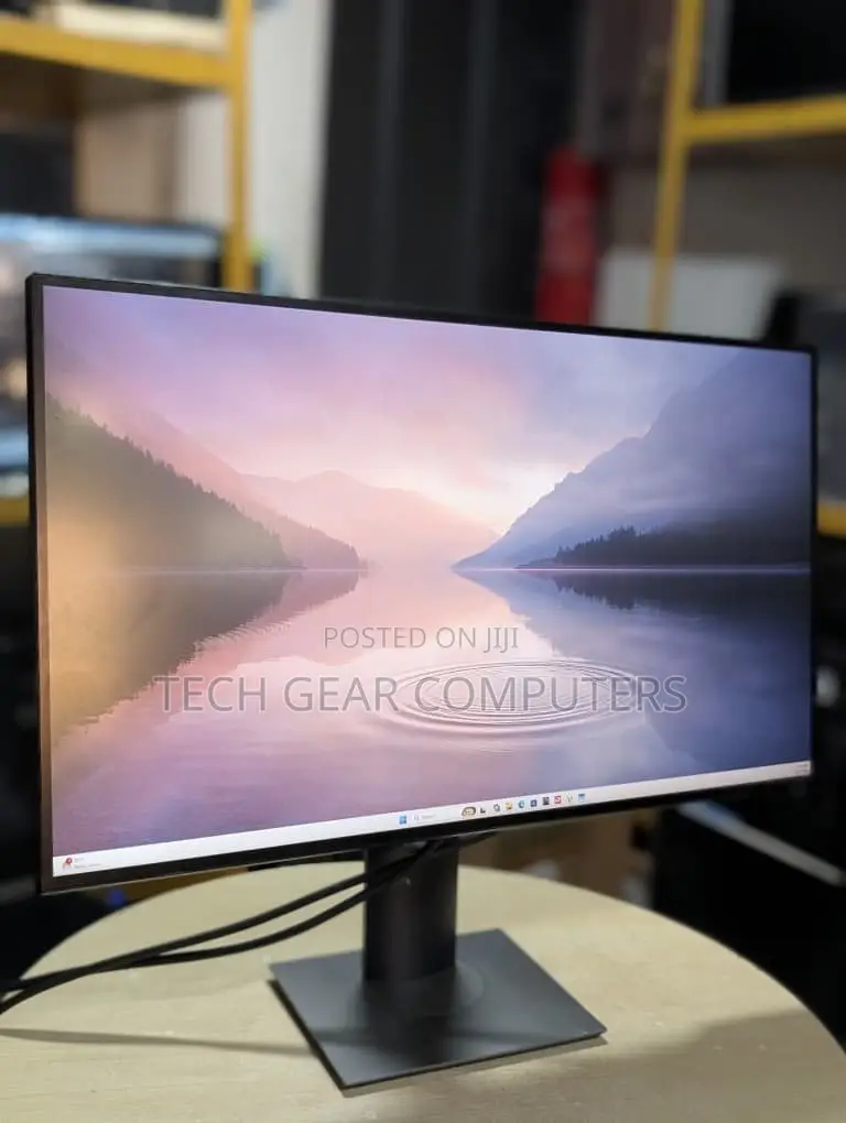 Dell U2718Q Ultra Sharp 27 Inch 4k Monitor, Audio Line-Out | U2718Q