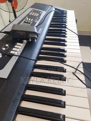 Yamaha Piano Keyboard