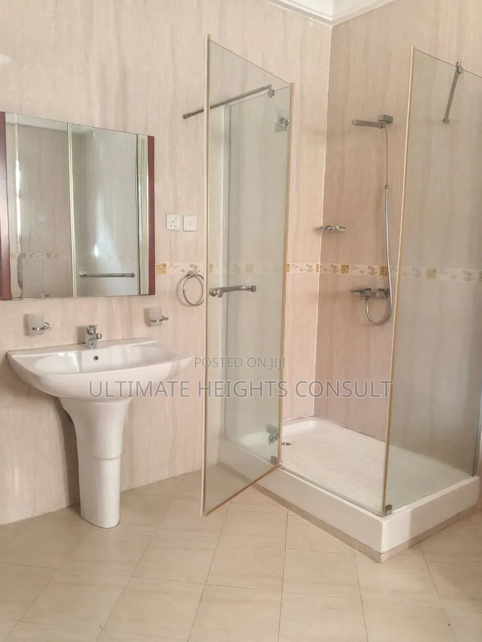 4bdrm House in Airport Residential for rent