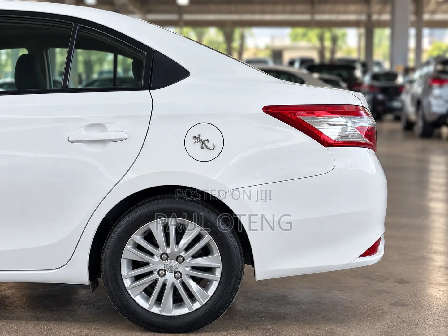 Toyota Yaris LE Hatchback 5dr 2015 White