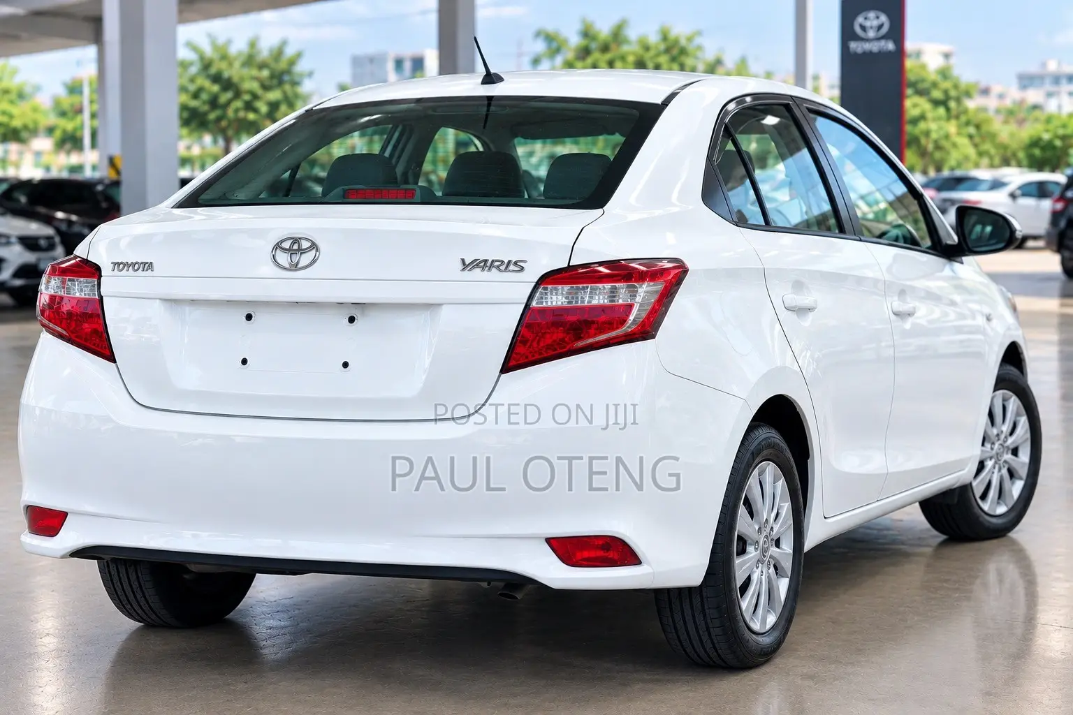 Toyota Yaris LE Hatchback 5dr 2015 White