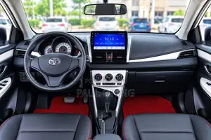 Toyota Yaris LE Hatchback 5dr 2015 White
