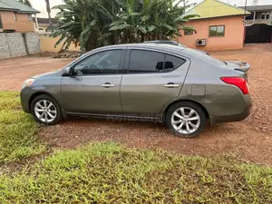 Nissan Versa 2014 Brown