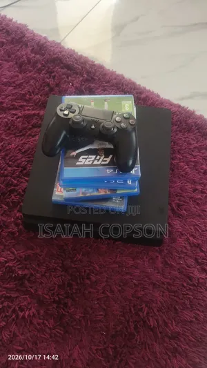 Sony PlayStation 4 Slim