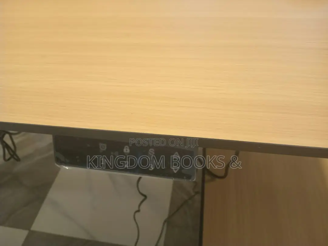 Modern Electric Height Adjustable Executive Desk (2000x1600mm)