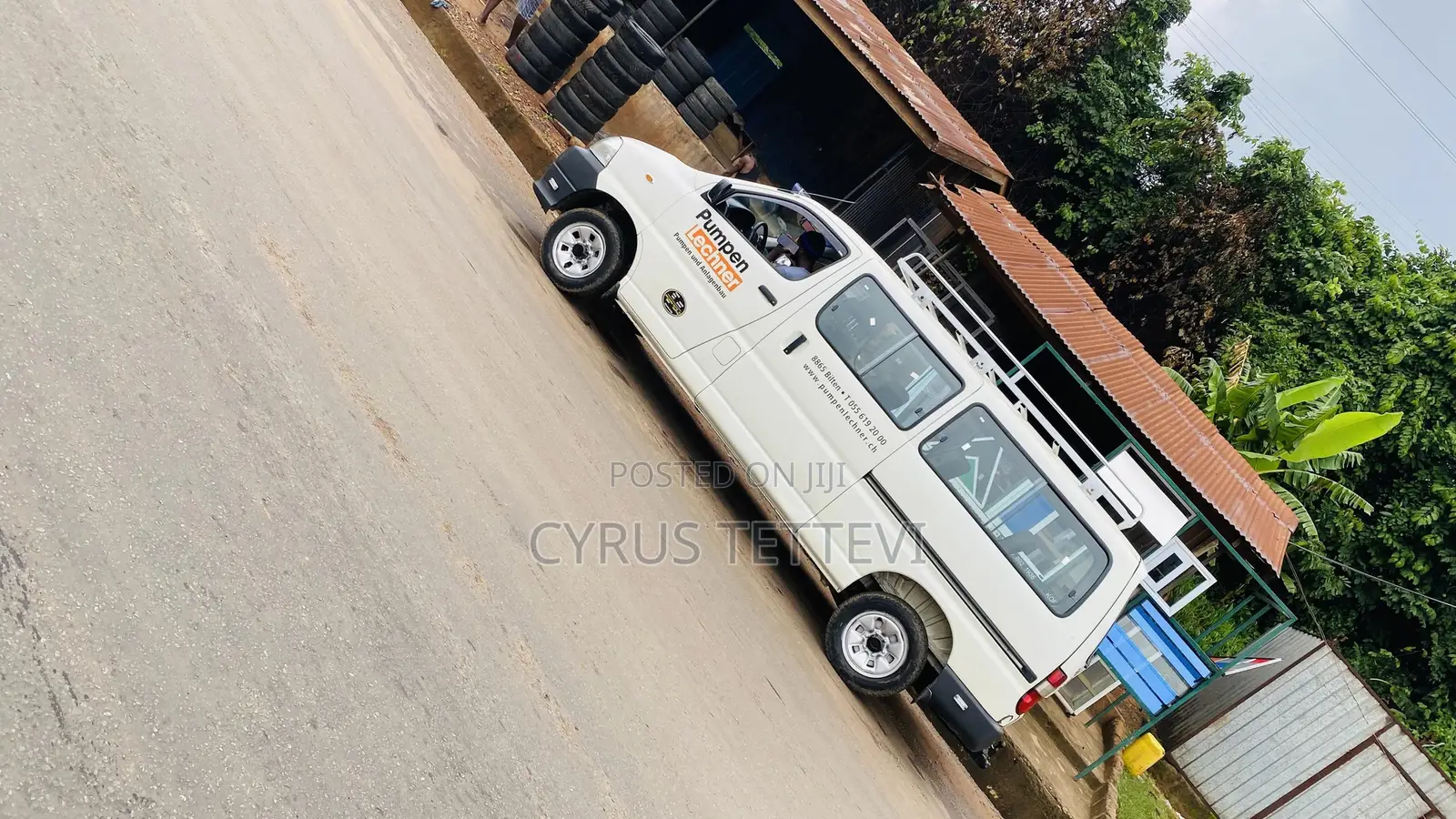 Toyota HiAce 2011 White