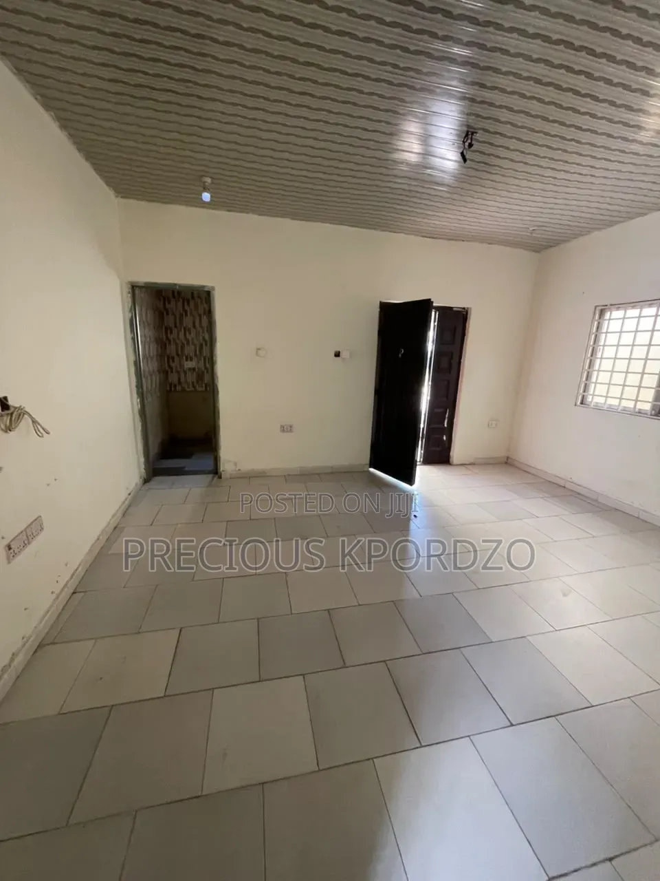 1bdrm Room & Parlour in Forster Home Adenta for rent