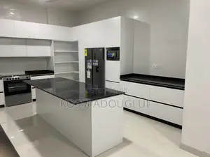 Moder Kitchen Cabinets