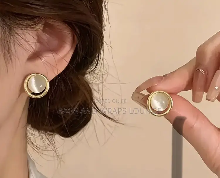 Ladies Golden Earring Set