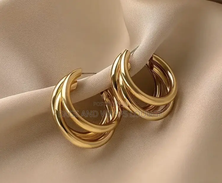 Ladies Golden Earring Set