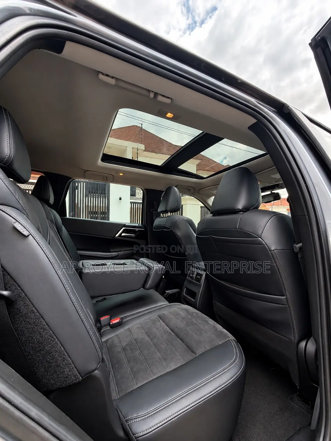 Mitsubishi Outlander SE 2023 Gray