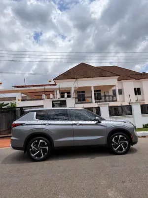 Mitsubishi Outlander SE 2023 Gray