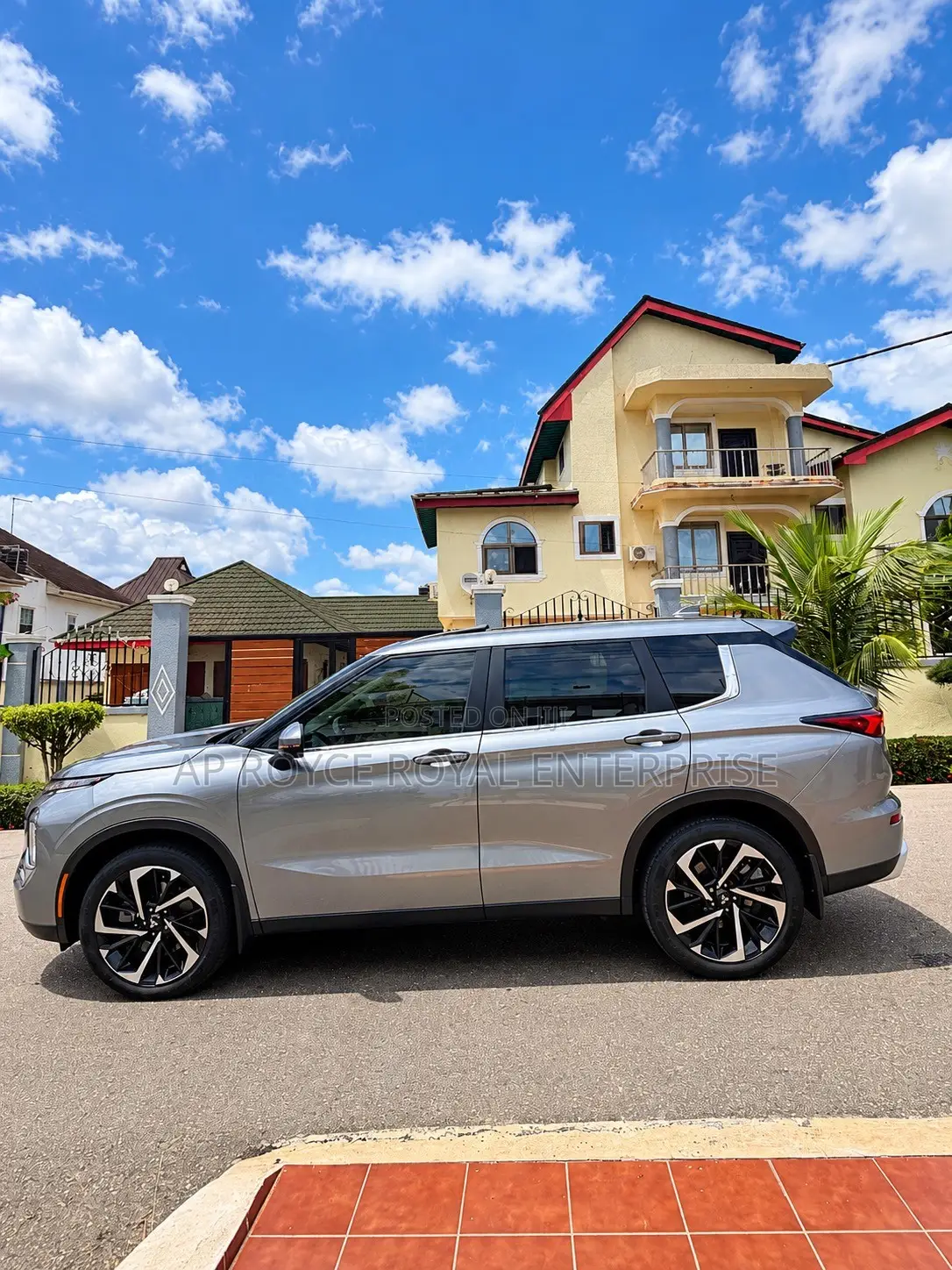 Mitsubishi Outlander SE 2023 Gray