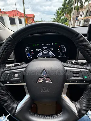 Mitsubishi Outlander SE 2023 Gray