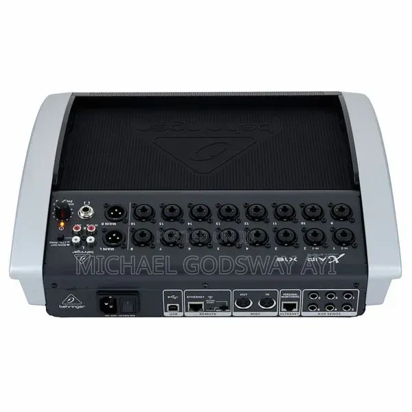 Behringer X18 Mixer