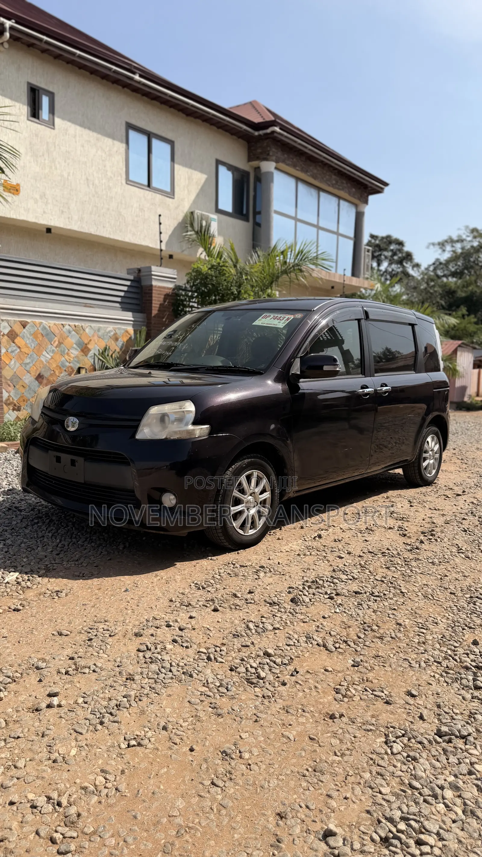 Toyota Sienta 1.5 FWD 2014 Burgundy