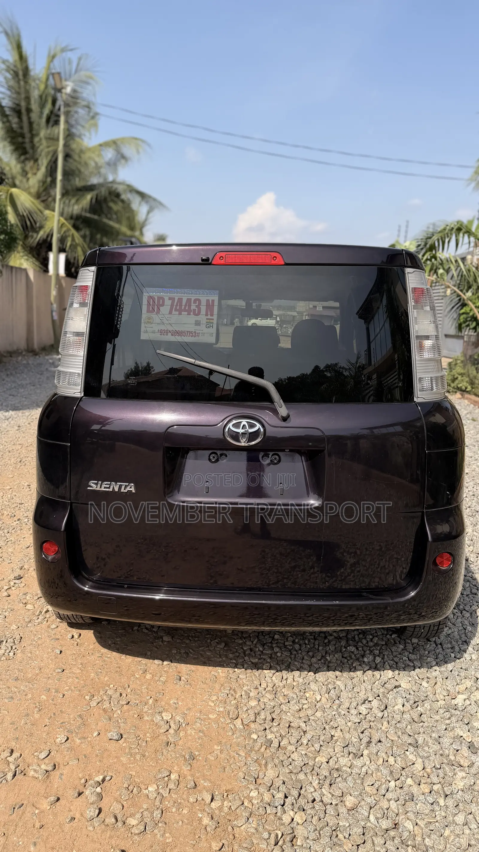 Toyota Sienta 1.5 FWD 2014 Burgundy