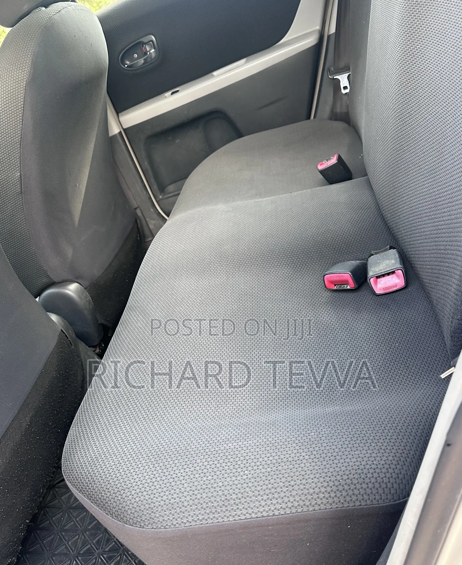 Toyota Vitz 1.0 FWD 5dr 2010 Silver