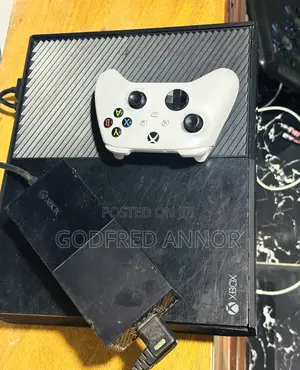 Used Xbox One It Comes With One Controller