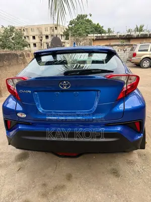 Toyota C-HR 2018 Blue