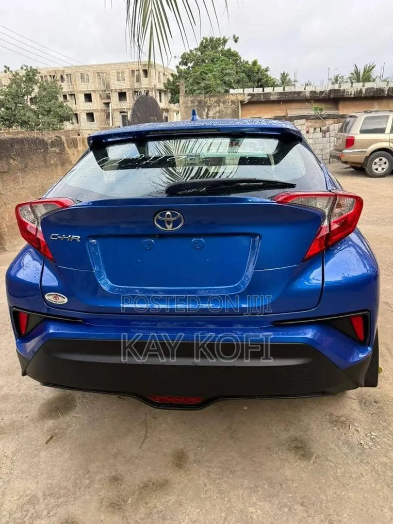 Toyota C-HR 2018 Blue