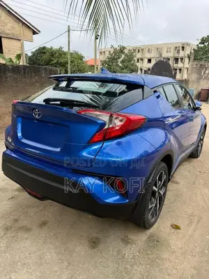 Toyota C-HR 2018 Blue