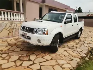 Nissan NP300 2020 White