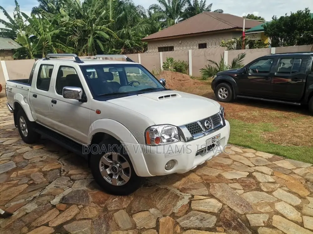Nissan NP300 2020 White