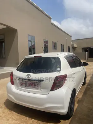 Toyota Vitz 1.0 FWD 3dr 2012 White