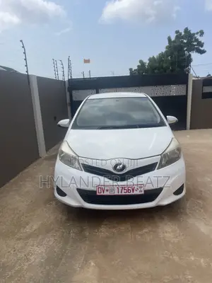 Toyota Vitz 1.0 FWD 3dr 2012 White
