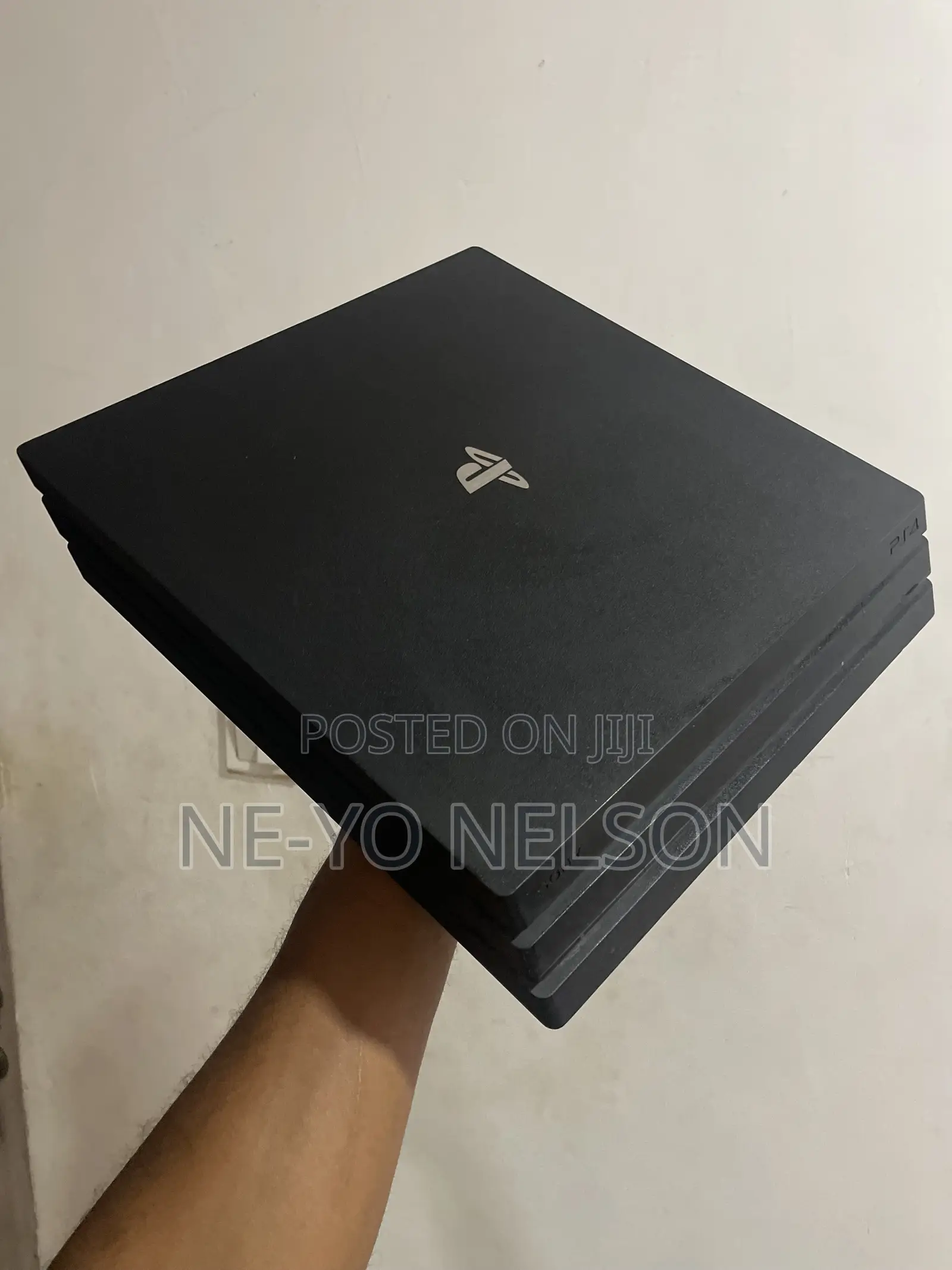 Clean UK Used Sony PlayStation 4 Pro 1TB With Controller