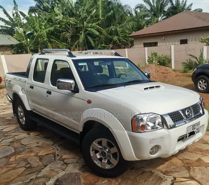 Nissan NP300 2020 White