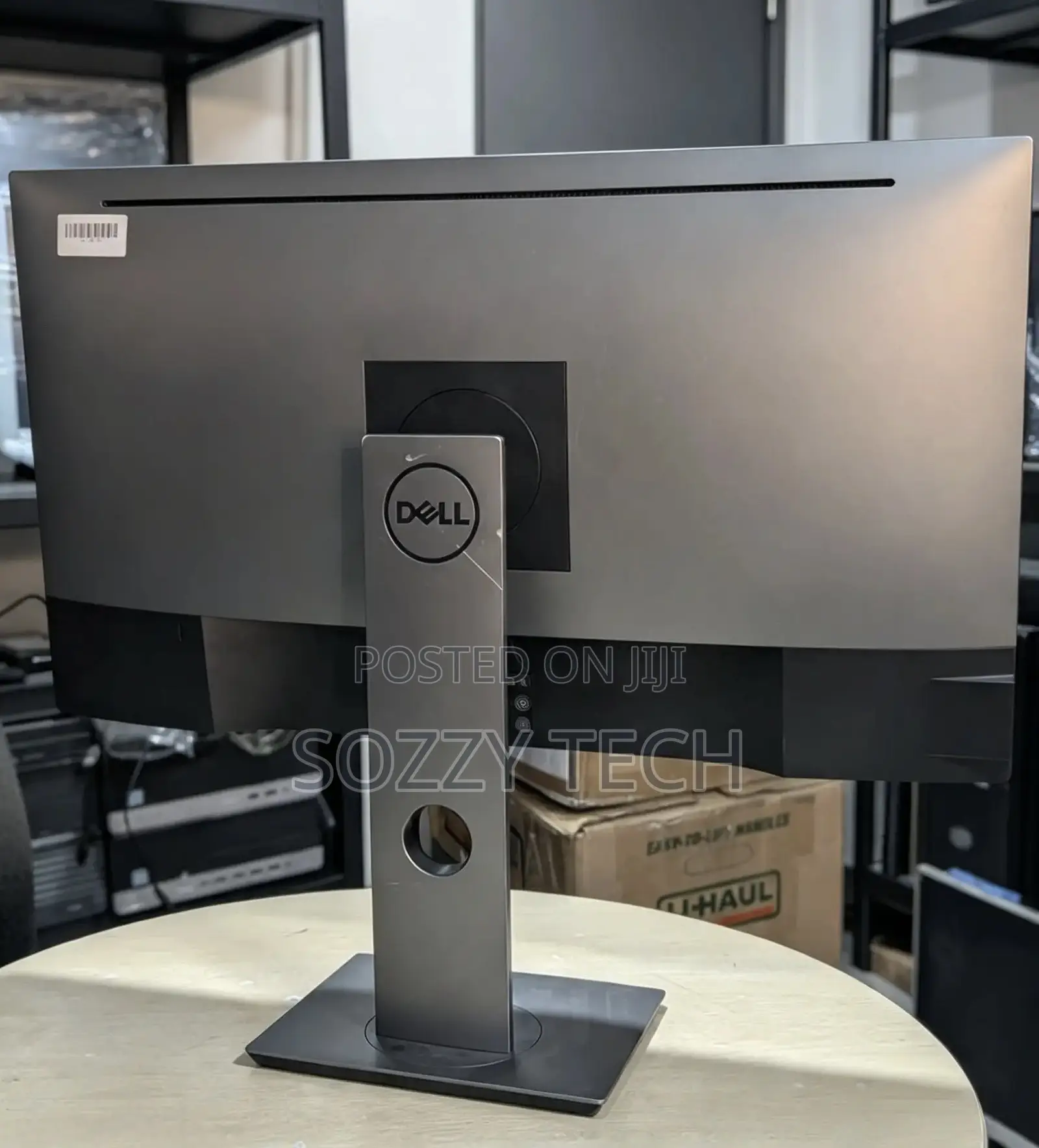 Dell U2718Q Ultra Sharp 27 Inch 4k Monitor, 3840 X 2160 at 60Hz, Audio
