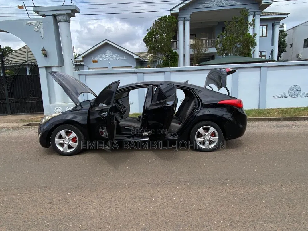 Hyundai Elantra 2012 Black