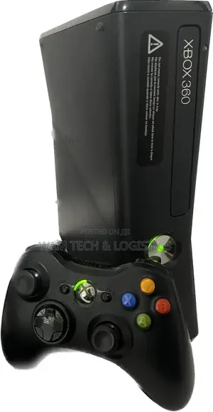Xbox 360 With 7 Free Games and 1 Game Pad