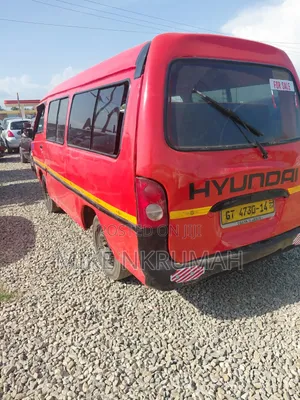 Hyundai H-100 2004 Red