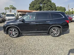 Honda Pilot Touring 4dr SUV 4WD (3.5L 6cyl 9A) 2016 Black