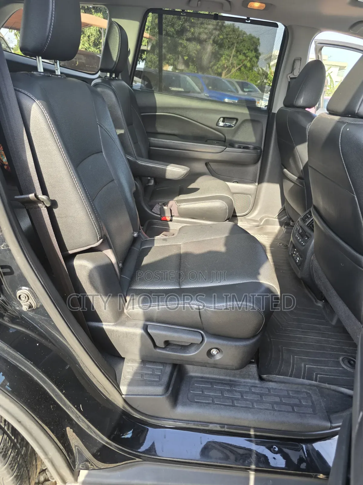 Honda Pilot Touring 4dr SUV 4WD (3.5L 6cyl 9A) 2016 Black