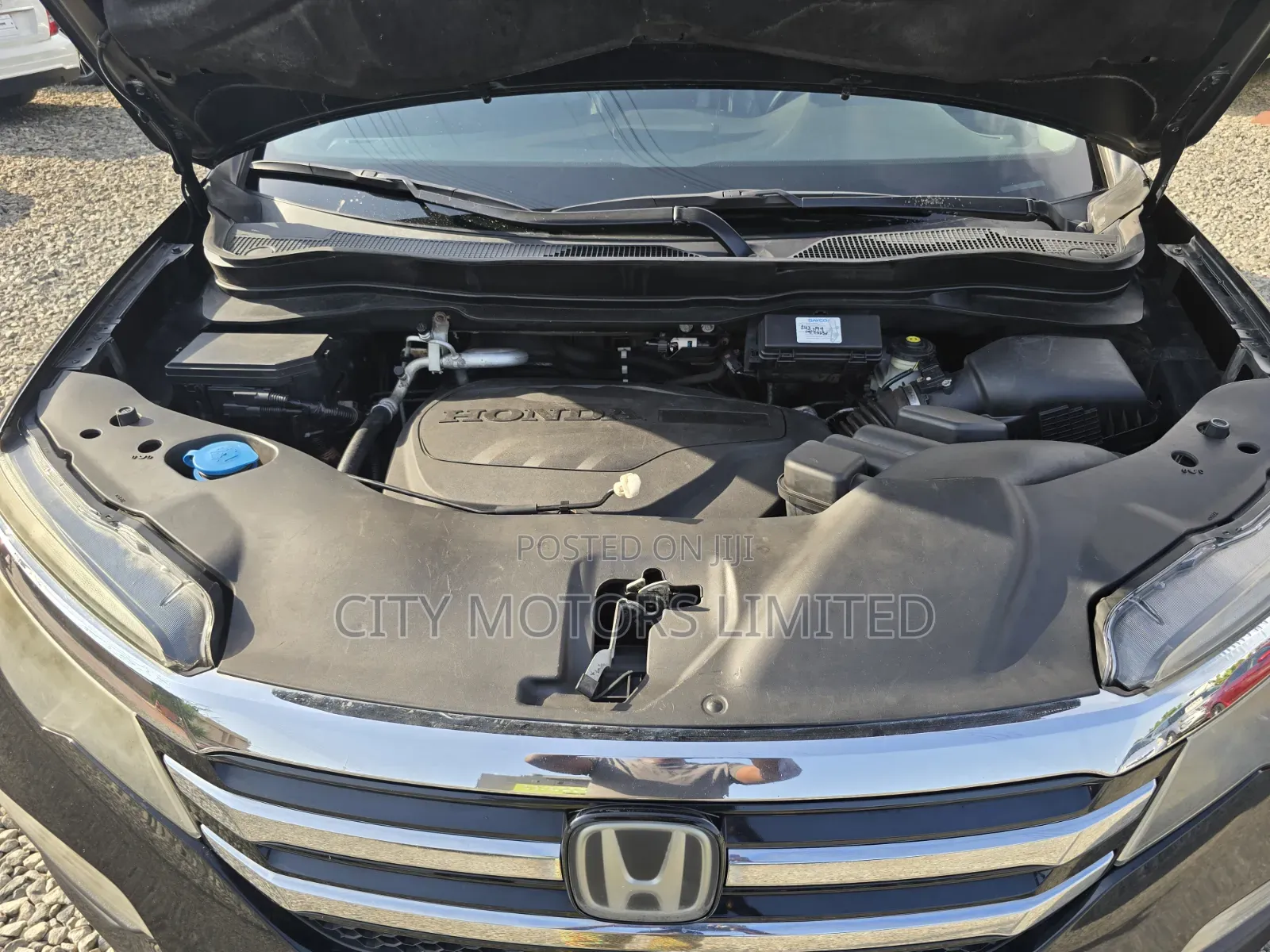 Honda Pilot Touring 4dr SUV 4WD (3.5L 6cyl 9A) 2016 Black