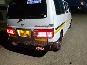 Toyota HiAce 1997 White