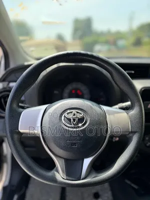 Toyota Vitz 1.3 AWD 3dr 2015 White