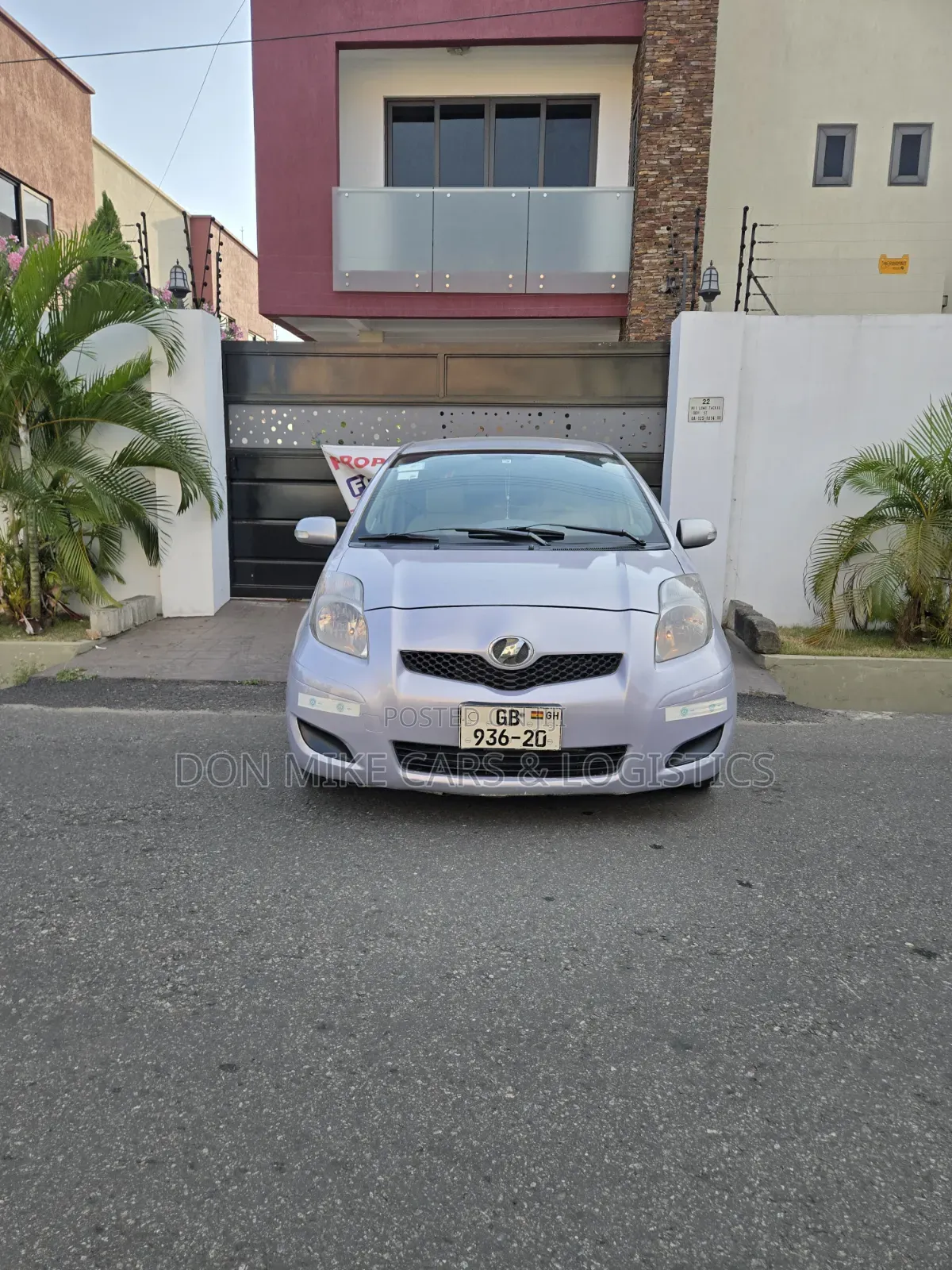 Toyota Vitz 1.3 FWD 5dr 2010 Gray