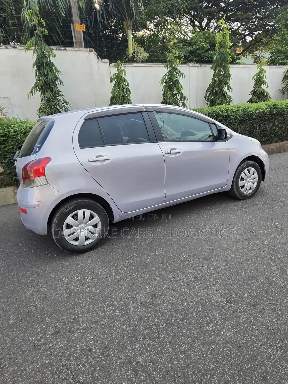 Toyota Vitz 1.3 FWD 5dr 2010 Gray