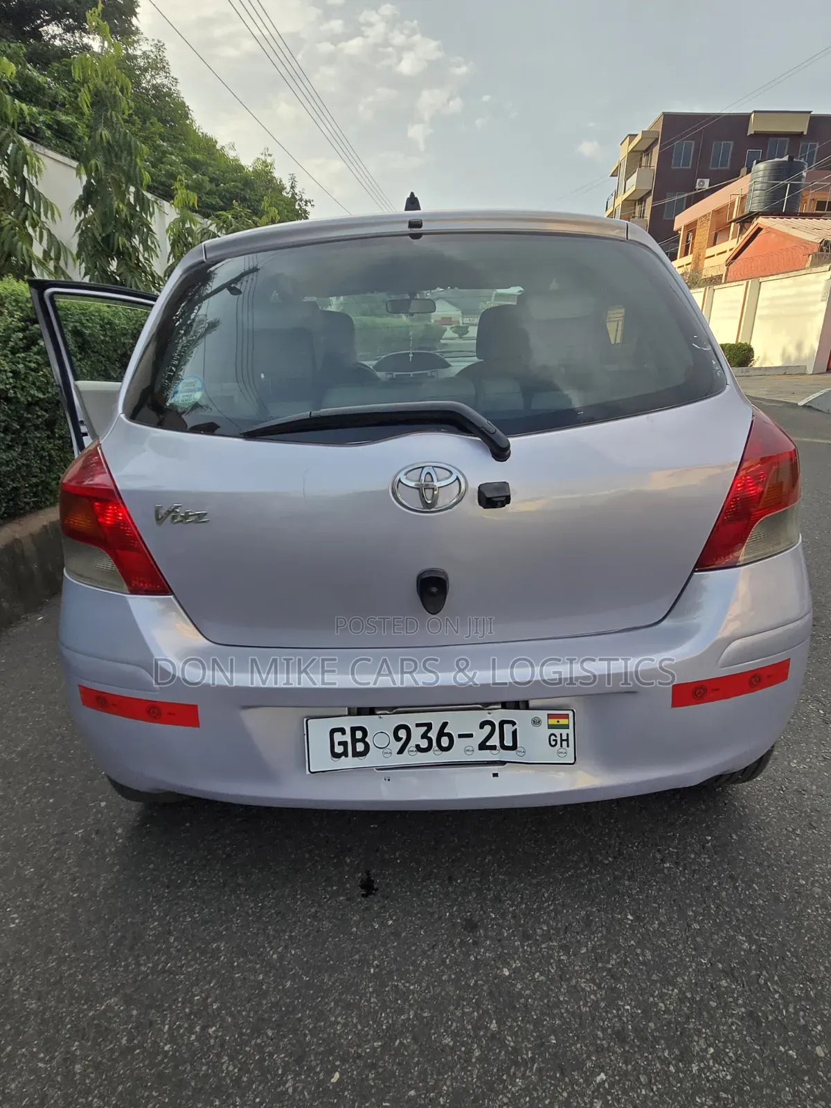 Toyota Vitz 1.3 FWD 5dr 2010 Gray
