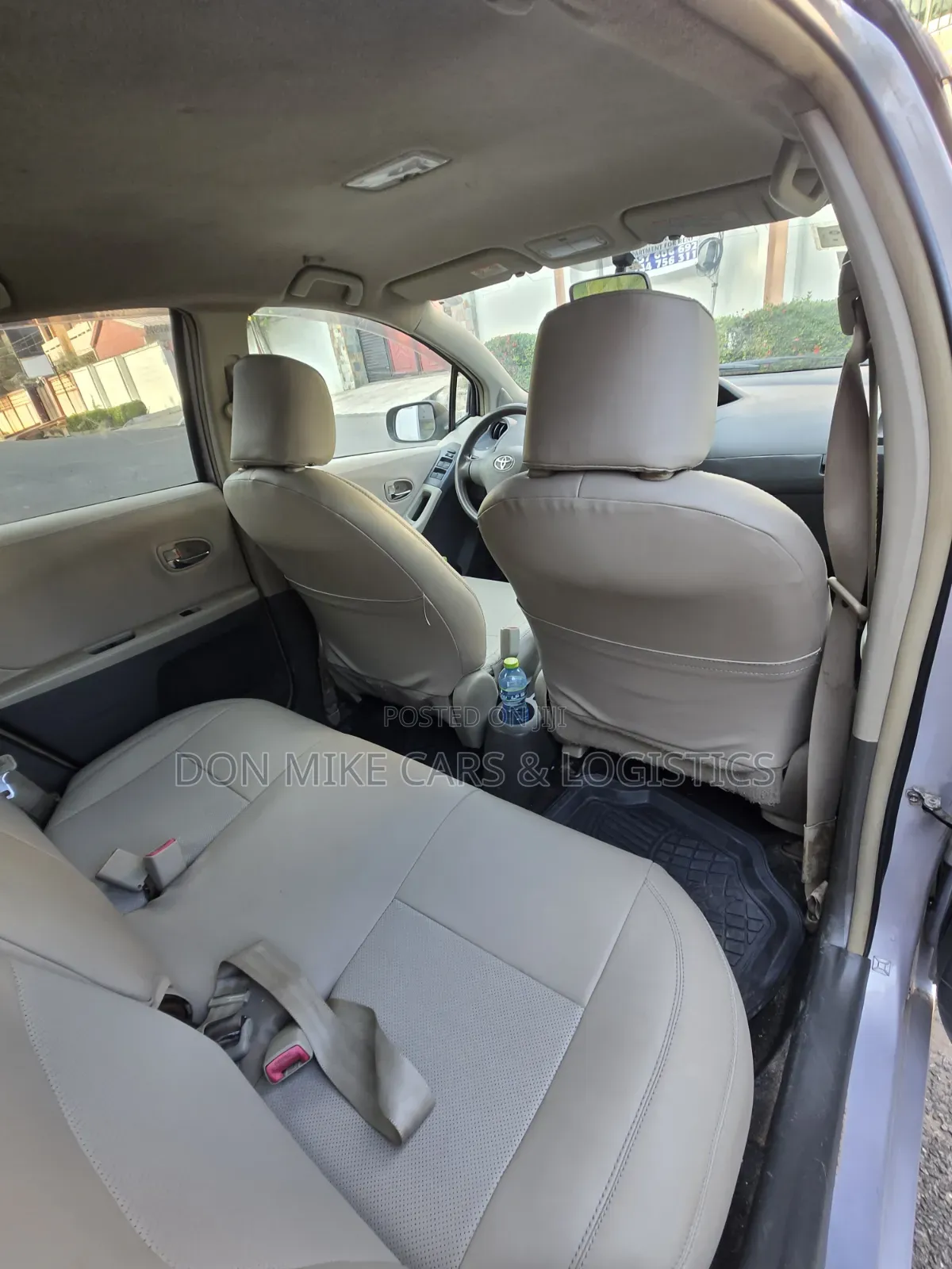 Toyota Vitz 1.3 FWD 5dr 2010 Gray